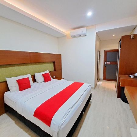 Dewi Uma House Hotel Denpasa Buitenkant foto