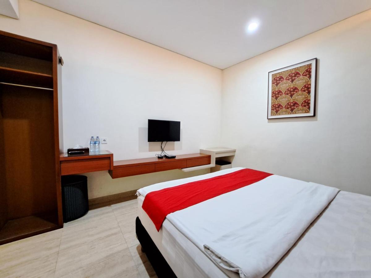 Dewi Uma House Hotel Denpasa Buitenkant foto