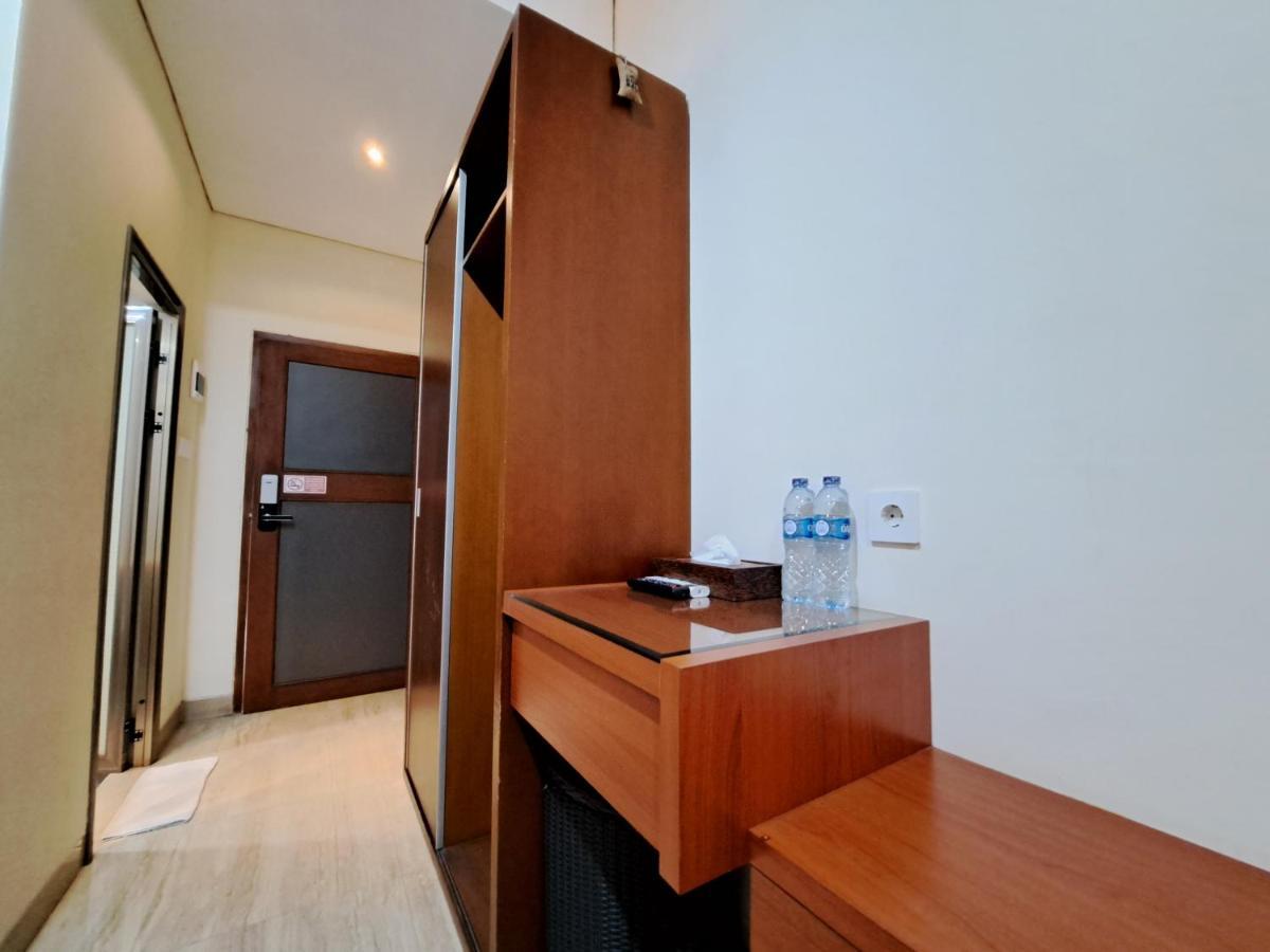 Dewi Uma House Hotel Denpasa Buitenkant foto