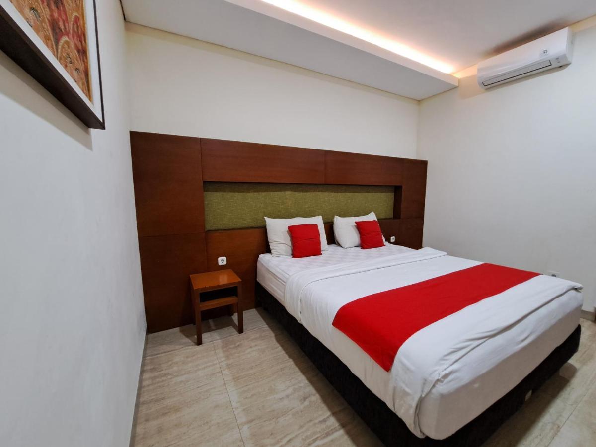 Dewi Uma House Hotel Denpasa Buitenkant foto