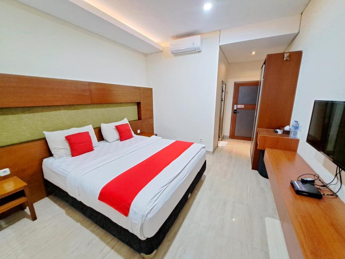 Dewi Uma House Hotel Denpasa Buitenkant foto