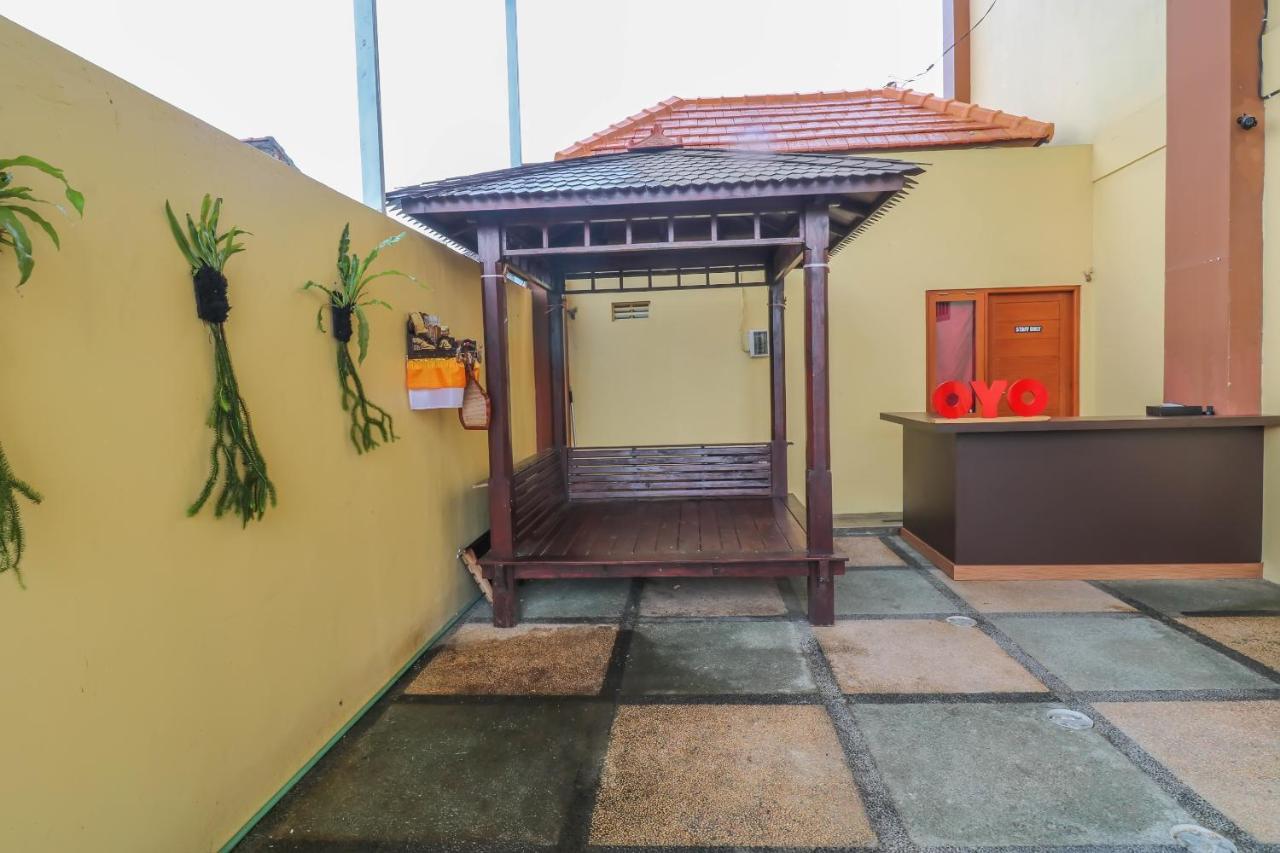 Dewi Uma House Hotel Denpasa Buitenkant foto